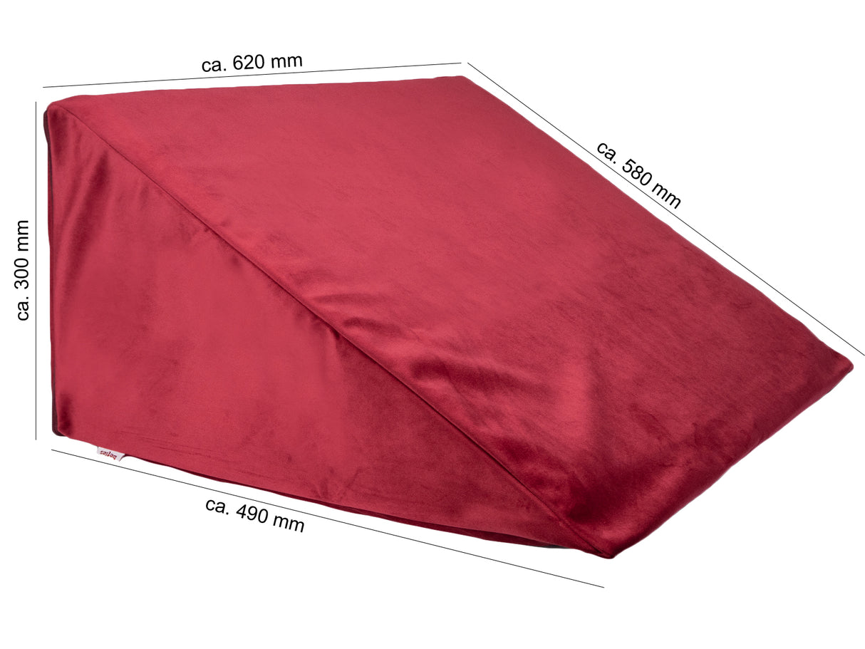 Samt Keilkissenhülle ca. 62x49x30 cm in karmin-rot aus der beties "Samt&Sonders" Serie.