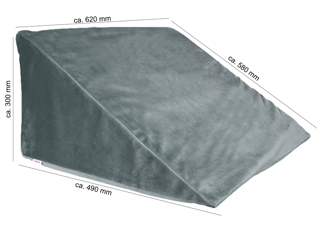 Samt Keilkissenhülle ca. 62x49x30 cm in stein-grau aus der beties "Samt&Sonders" Serie.