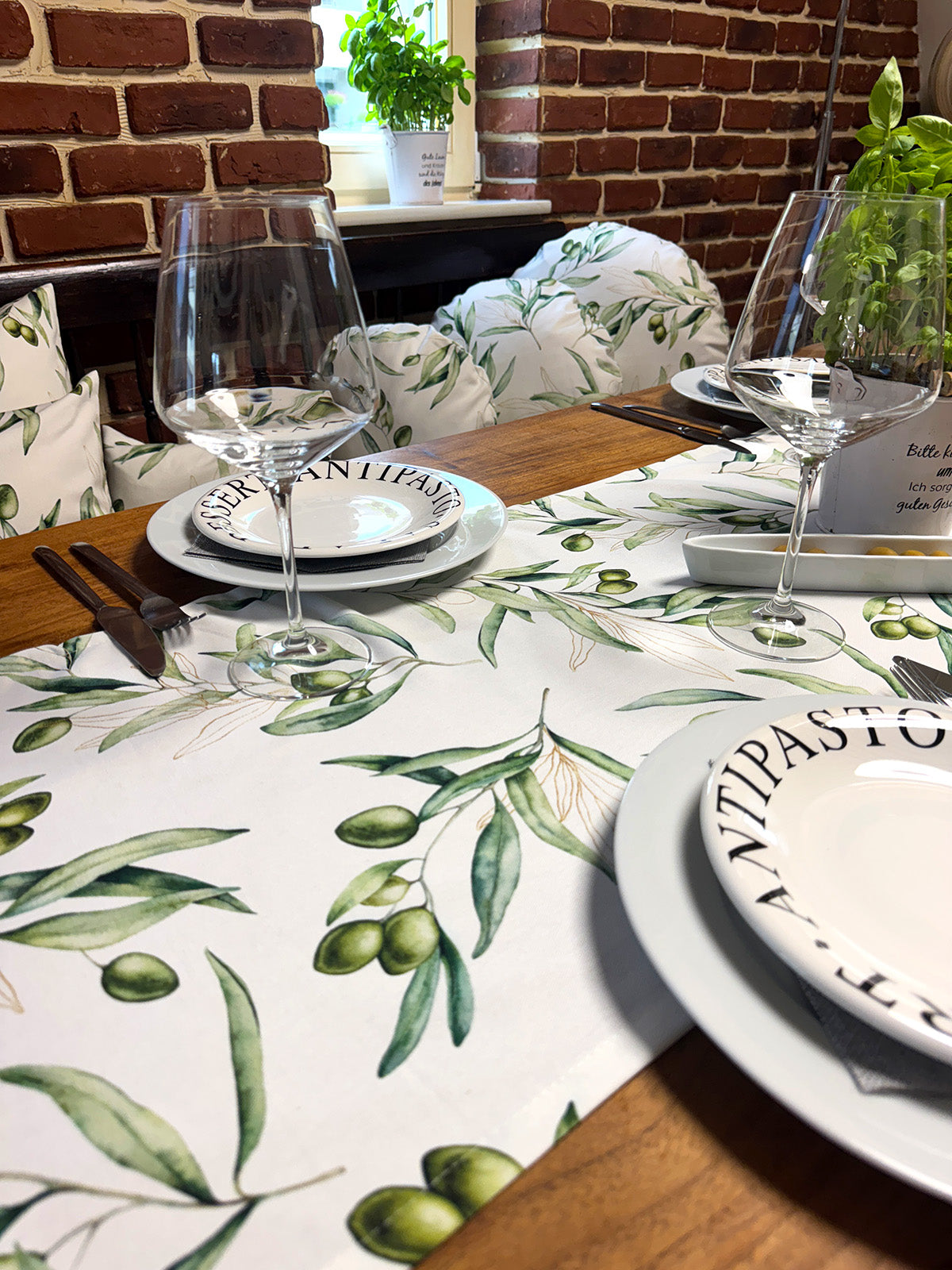 Mediterraner Tischläufer aus 100% Baumwolle - Oliven Design aus der beties "Italy Collection"