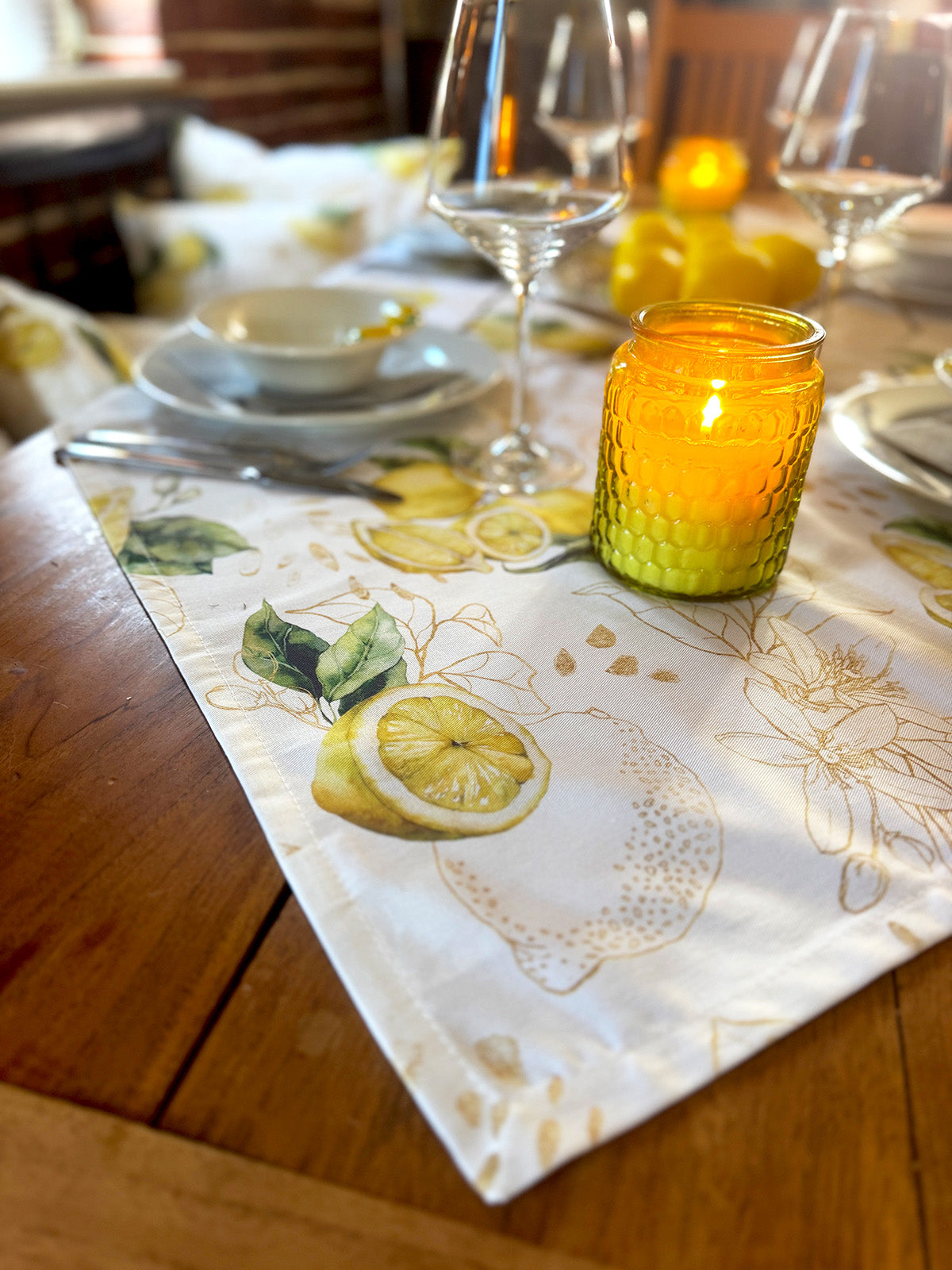 Hochwertige Mitteldecke aus 100% Baumwolle – Zitronen-Design aus der beties "Italy Collection"