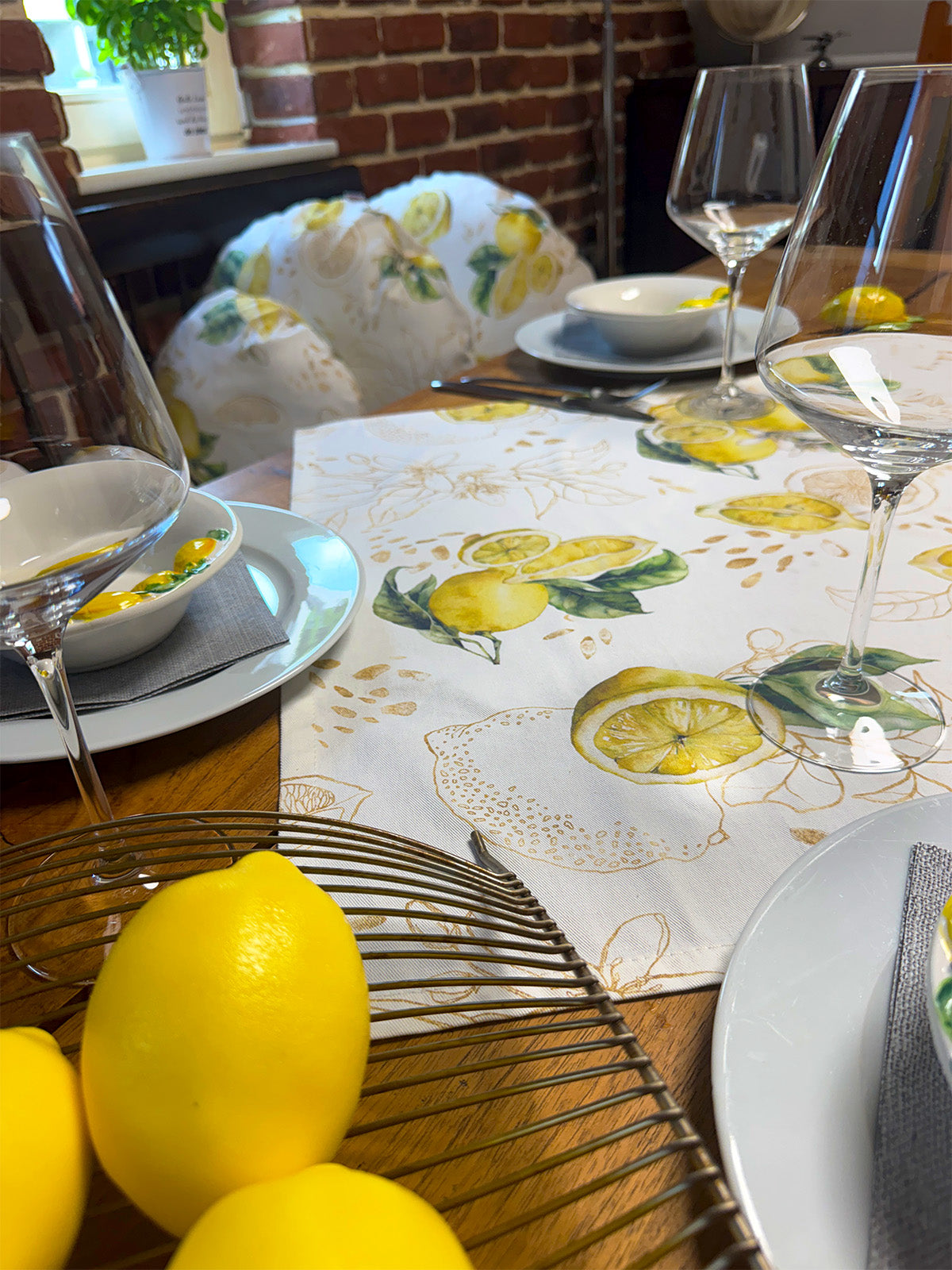 Hochwertige Mitteldecke aus 100% Baumwolle – Zitronen-Design aus der beties "Italy Collection"