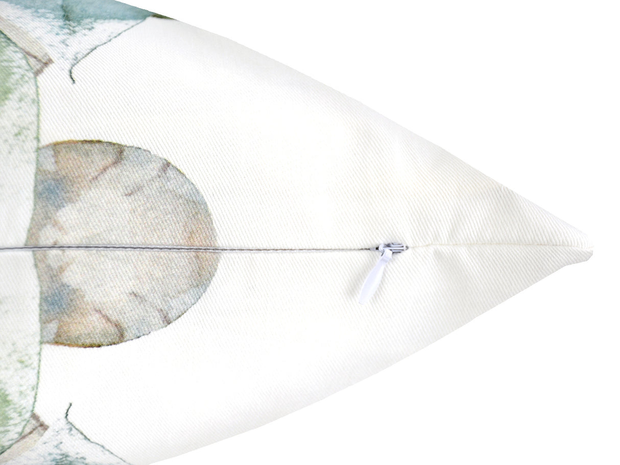 Weisse Kissenhülle ca. 50x50 cm – Winterdeko mit rosa gefrosteten Rosen Bukett, Detailansicht Reissverschluss – 100% Baumwolle – Aus der beties Magie des Winters "Frost-Rose Bukett" Kollektion.