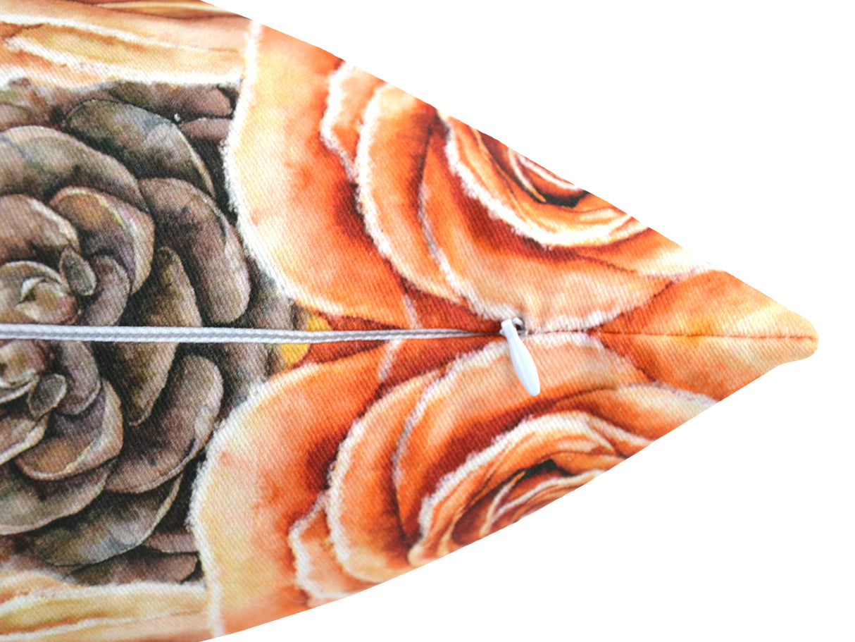 Weisse Kissenhülle ca. 50x50 cm – Winterdeko mit einem Rotkelchen und orangen gefrosteten Rosen, Detailansicht des Reissverschluss – 100% Baumwolle – Aus der beties Magie des Winters "Frost-Rose Rotkelchen" Kollektion.