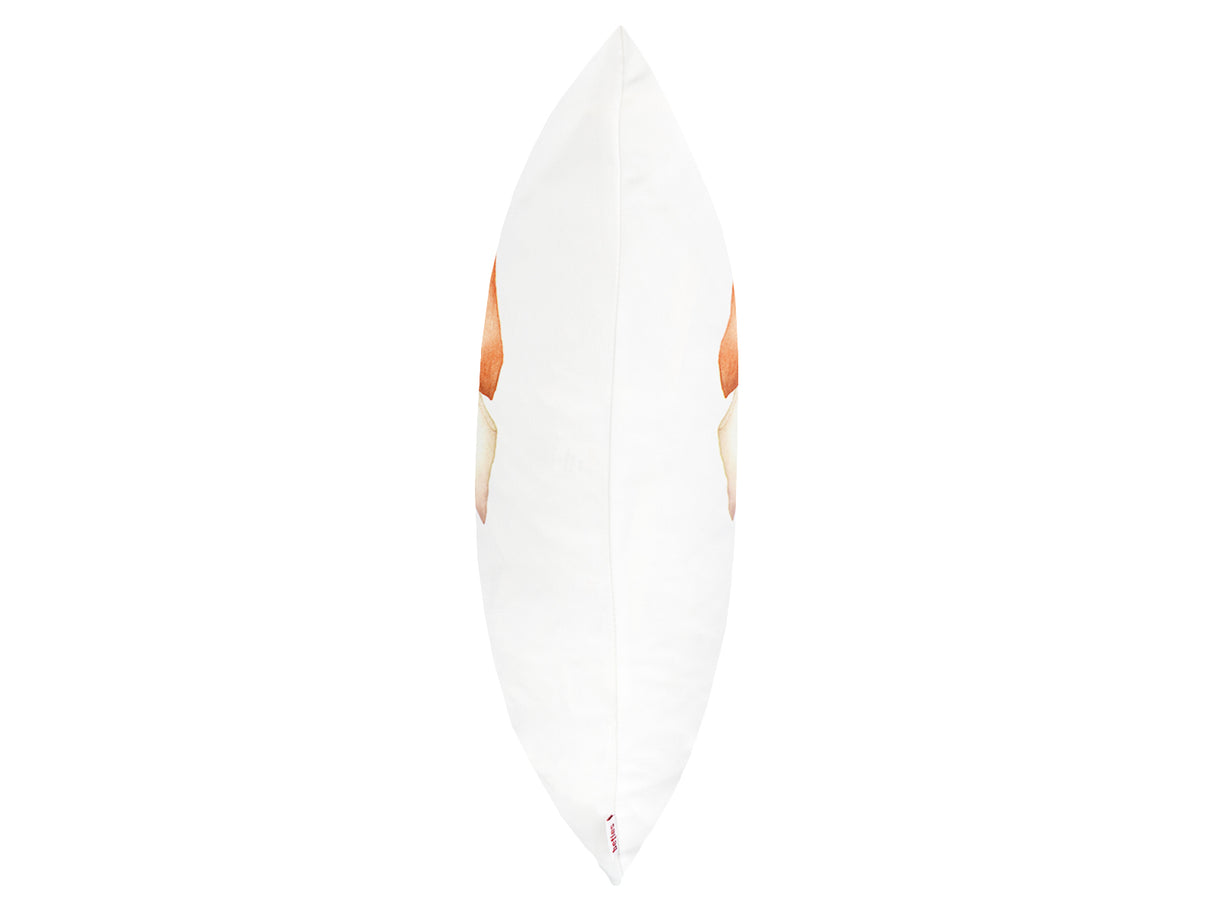 Weisse Kissenhülle ca. 50x50 cm – Winterdeko mit orangen gefrosteten Rosen und oranger Schleife, seitliche Ansicht – 100% Baumwolle – Aus der beties Magie des Winters "Frost-Rose Schleife" Kollektion.