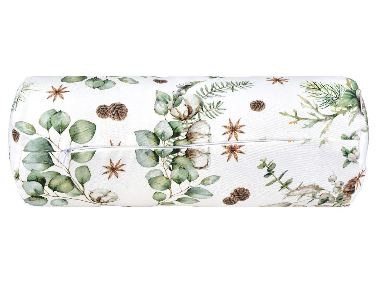 Weisse Nackenrollenhuelle ca. 15x40 cm Ansicht von unten mit Reissverschluss – Winterdeko mit Tannenzapfen und Zweigen – 100% Baumwolle – aus der beties Kollektion, "Magie des Winters – Moggl"