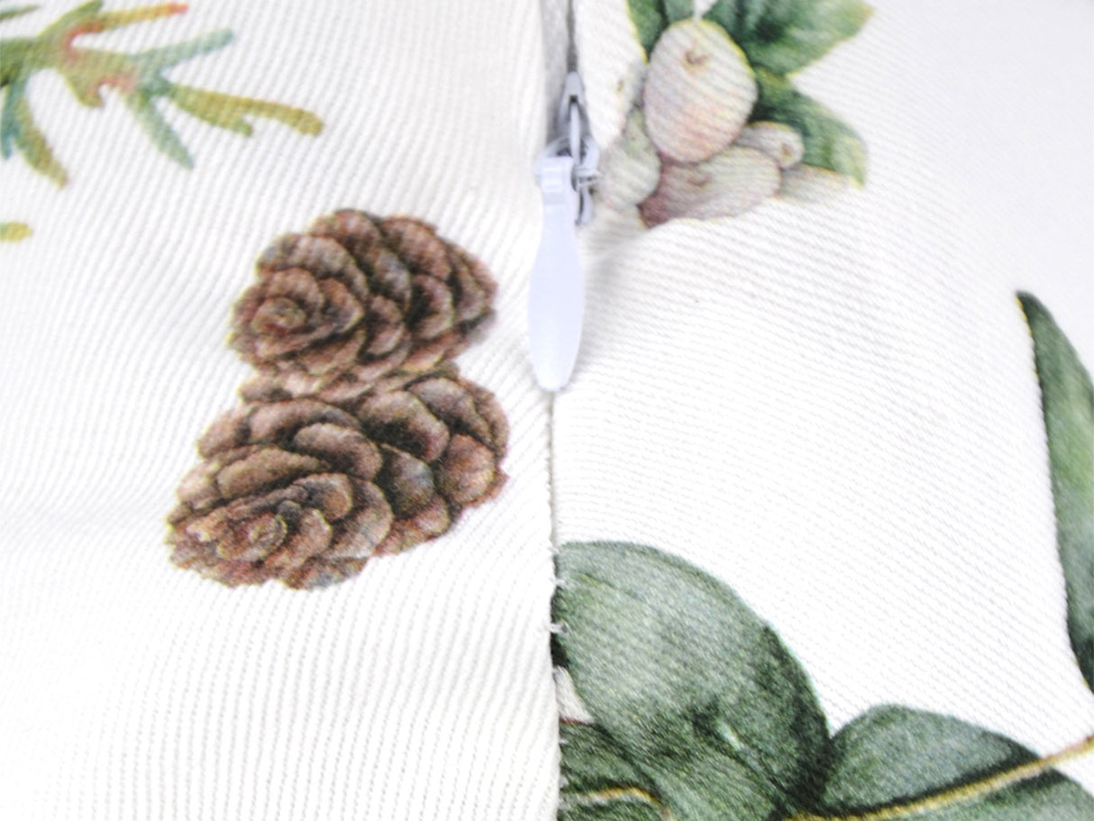 Runde Kissenhuelle ca. 40 cm im Durchmesser Detailaufname Reissverschluss – Winterdeko mit Tannenzapfen – 100% Baumwolle – aus der beties Kollektion Magie des Winters "Moggl"