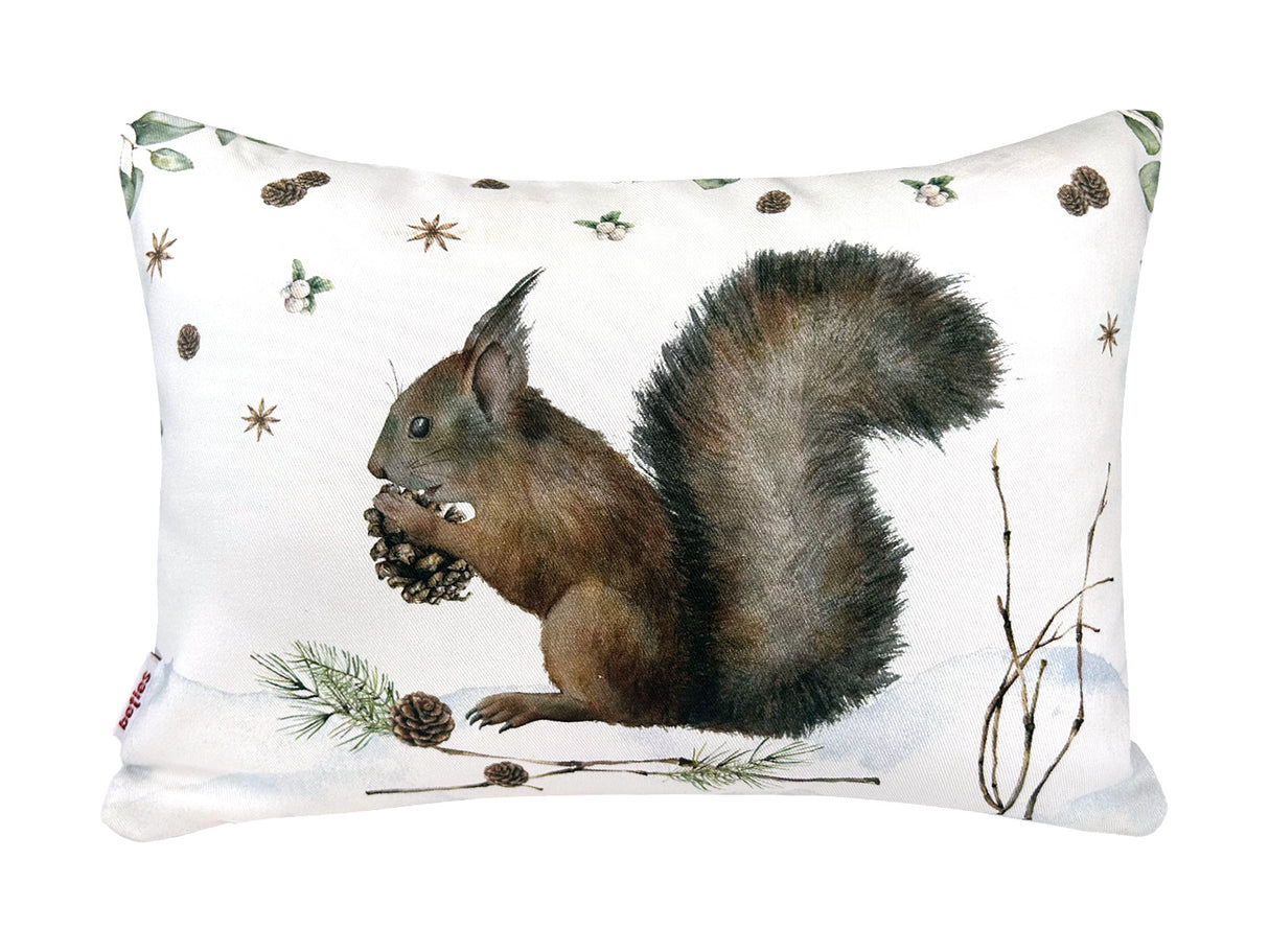Kissenhülle ca. 25x35 cm – Winterdeko mit Eichhörnchen und Tannenzapfen – 100% Baumwolle – aus der beties Kollektion, Magie des Winters "Moggl-Eichhörnchen"