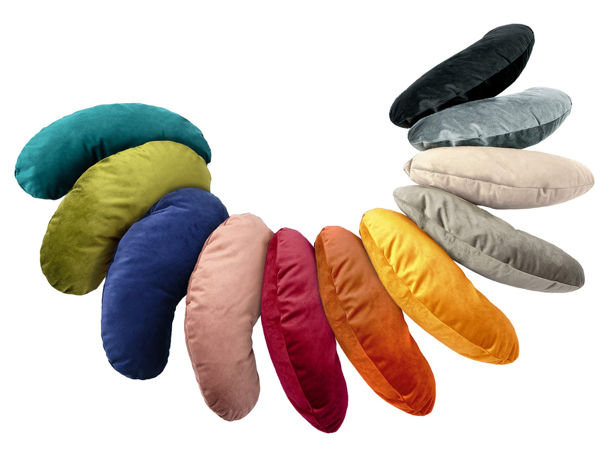 Nackenkissen gefüllt in Form einer Bohne ca. 45x25 cm Samt Deko Formkissen aus der beties Samt&Sonders Serie, in den uni Farben admiral-blau, petrol, mai-gruen, curry-senf-gelb, rost-orange, karmin-rot, altrosa, braun-beige, taupe, stein-grau und schwarz.