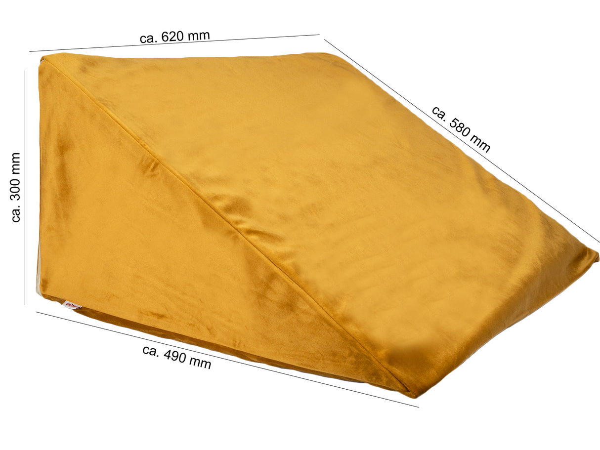 Samt Keilkissenhülle ca. 62x49x30 cm in curry-senf-gelb aus der beties "Samt&Sonders" Serie.