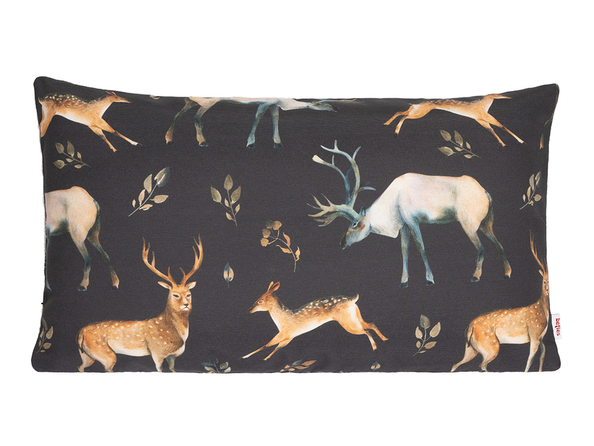 Kissenhülle in 30x50 it Hirschen und Rehen auf schwarzem Hintergrund