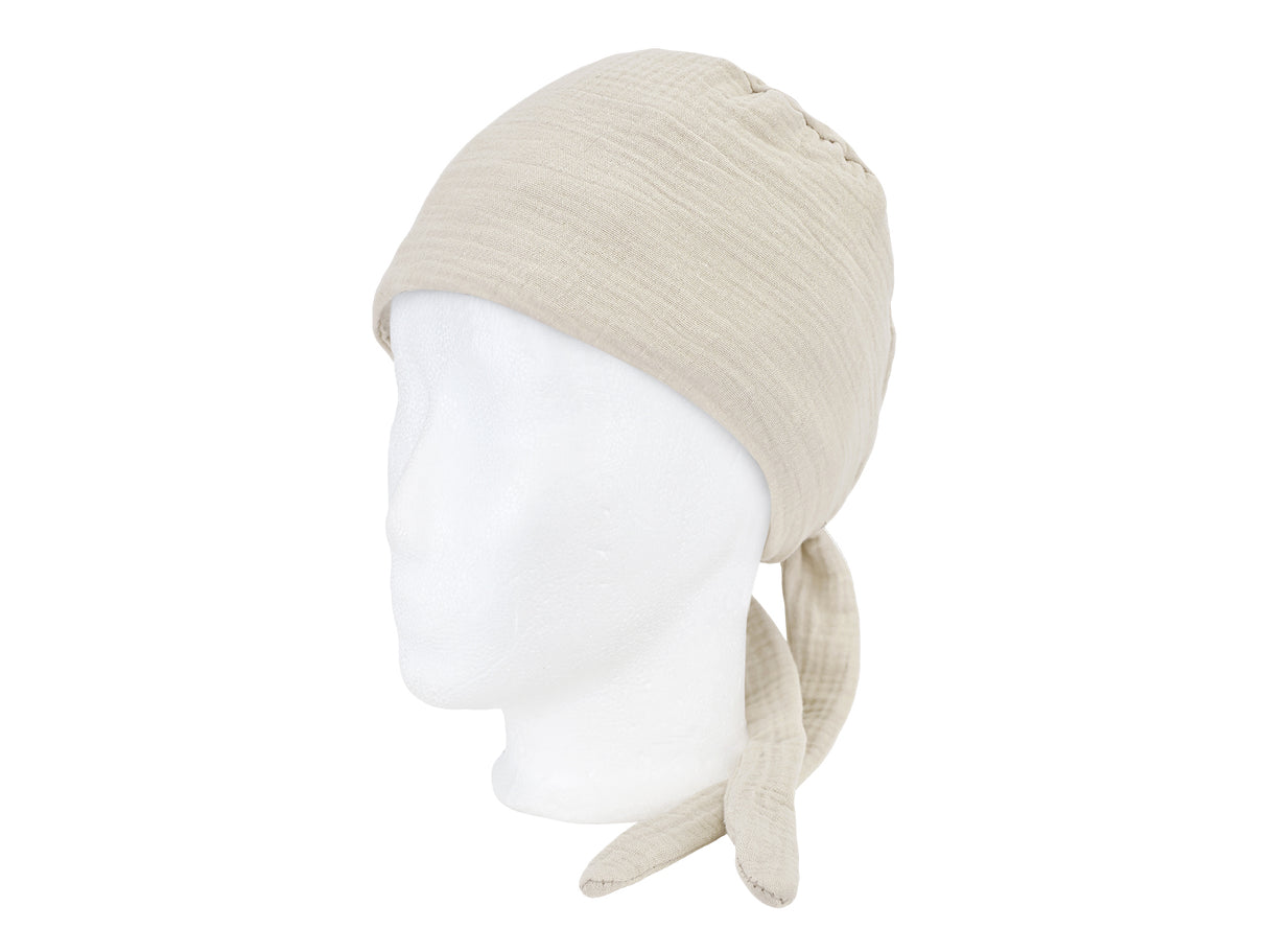  beties Musselin Schlafmütze OP-Haube – Mandelbeige – schrägansicht – 100% Musselin 