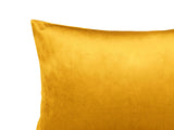 Nahaufnahme eines Samt&Sonders Kissenbezug in der Farbe curry-senf-gelb.