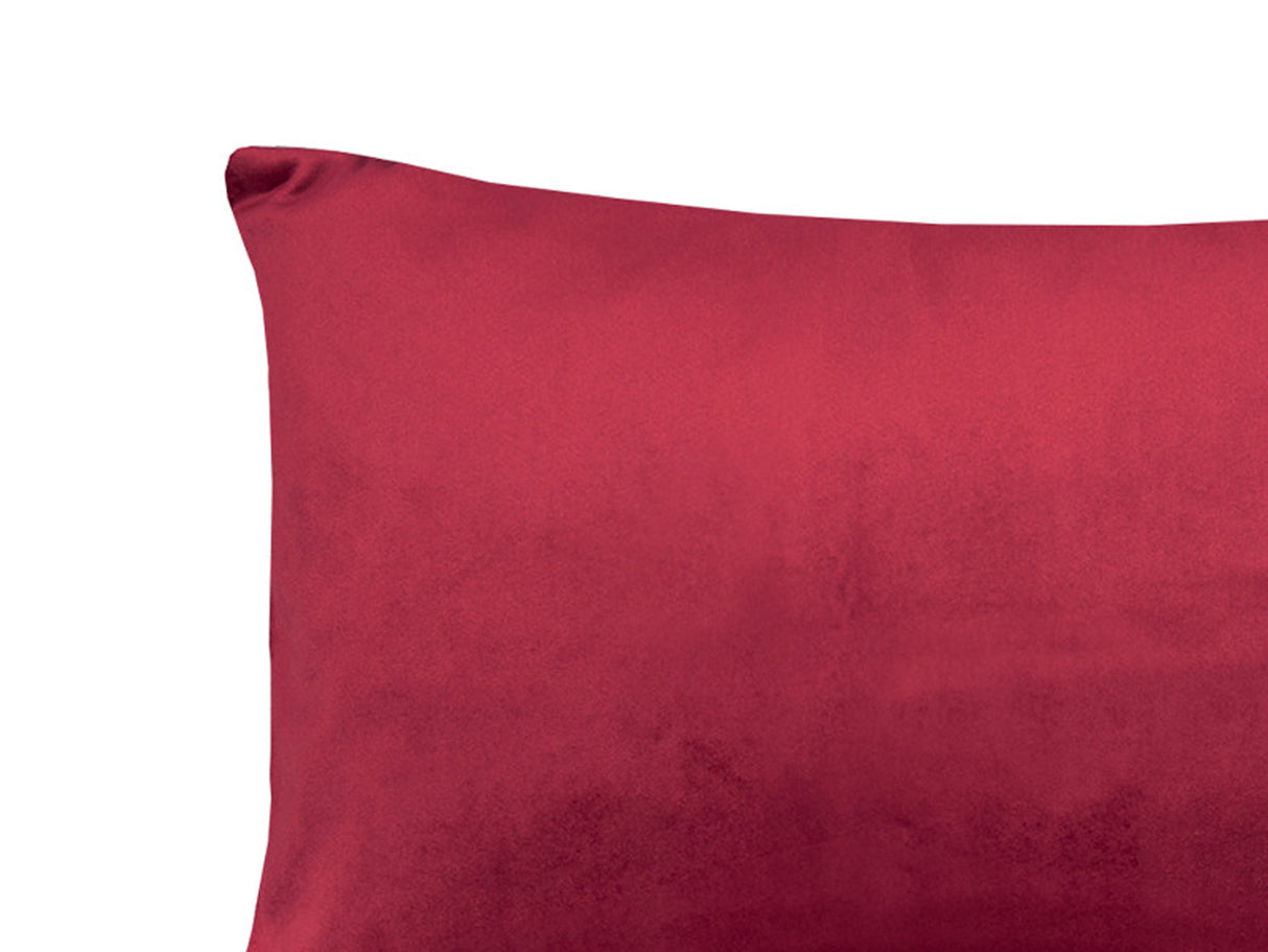 Nahaufnahme eines Samt&Sonders Kissenbezug in der Farbe karmin-rot.