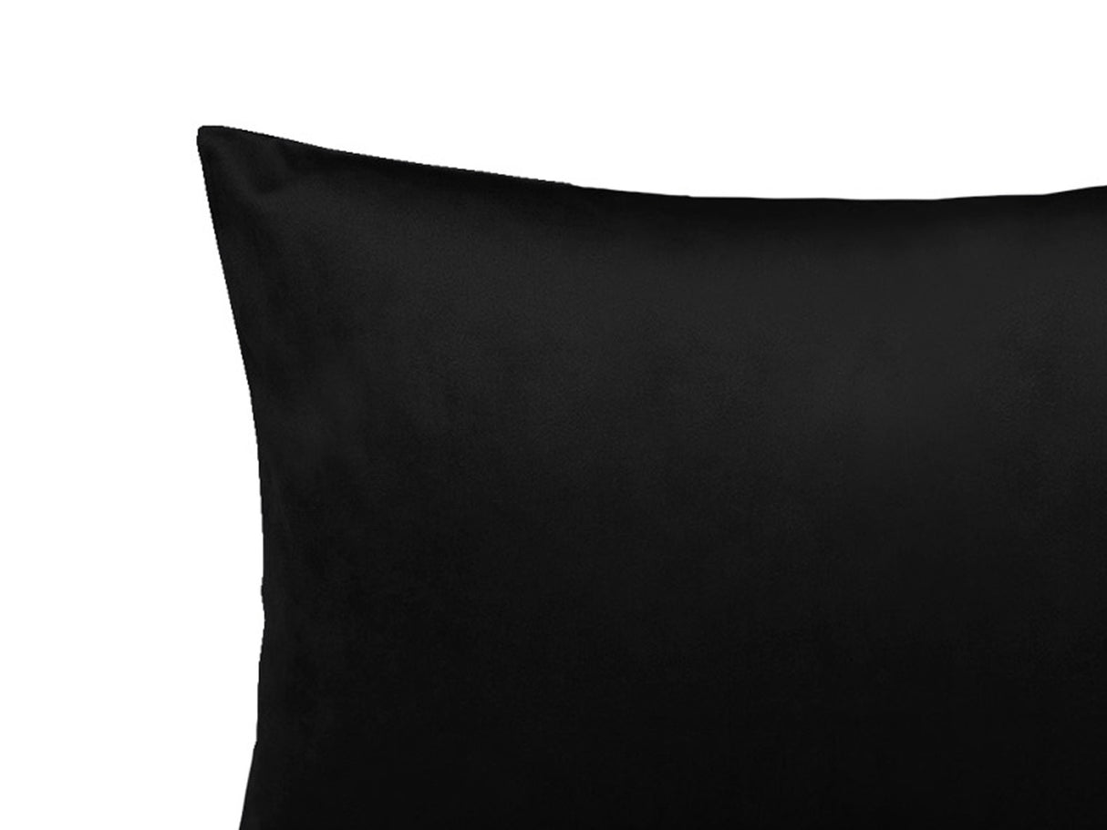 Nahaufnahme eines Samt&Sonders Kissenbezug in der Farbe schwarz.