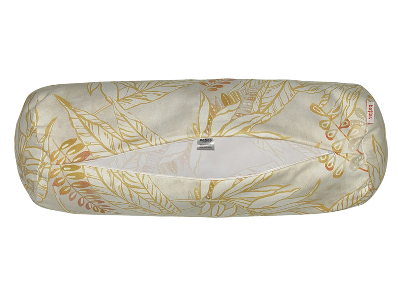 Nackenrollen-Huelle mit goldenen und rostfarbenen Blaettern.