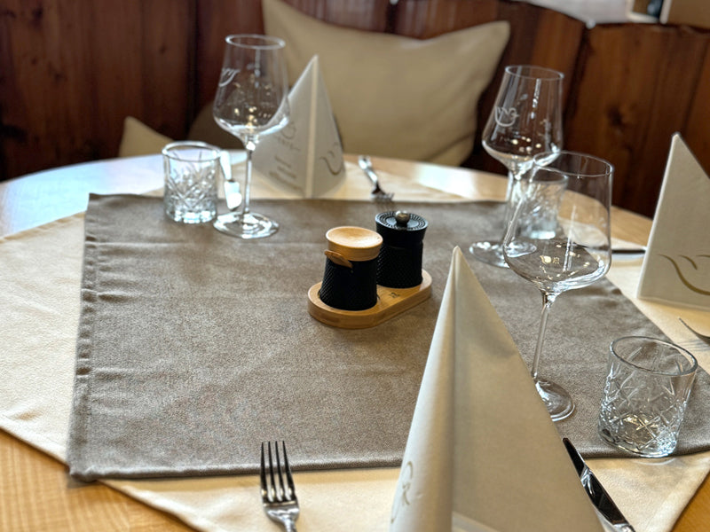 XL Tischläufer ca. 40x220 cm Chenille-Haptik beties "FarbTon" Tischwäsche in Raumausstatter Qualität