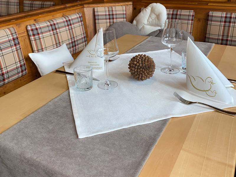 Chemin de table XL env. 40x220 cm toucher chenille beties " FarbTon " linge de table en qualité décorateur d'intérieur