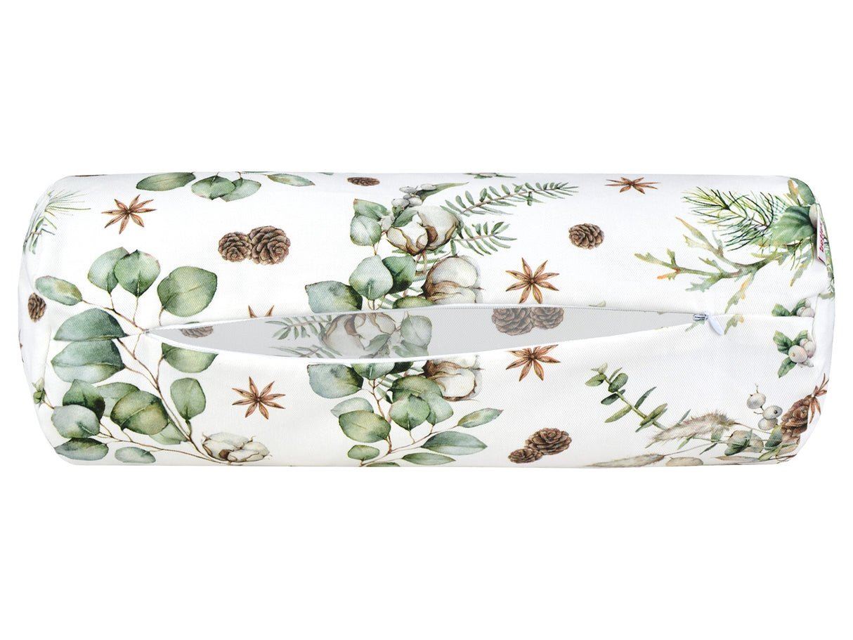 Nackenrollenhuelle ca. 15x40 cm Ansicht von unten mit geoeffnetem Reissverschluss – Winterdeko mit Tannenzapfen – 100% Baumwolle – aus der beties Kollektion, "Magie des Winters – Moggl"