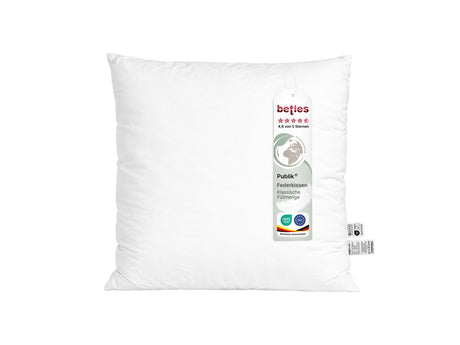  beties Publik Federkissen Fuellkissen 60x60 cm – weisses Kissen mit klassischer Federfuellung freigestellt auf weissem Hintergrund mit etikett
