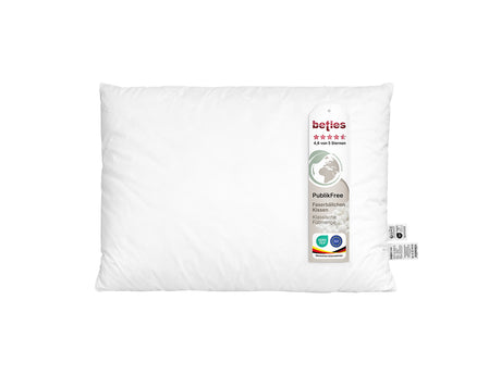 beties PublikFree Polyesterflocken Füllkissen 25x35 cm – weißes Füllkissen Kinderkissen mit etikett, klassischer veganer Polyesterflocken-Füllung, Bezug aus weißem Baumwollstoff, freigestellt auf weißem Hintergrund