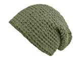Sauna-Beanie von der Seite in der Farbe Salbei-gruen One-Size Unisex aus Waffelpique Baumwoll-Leinenmix von beties aus der "PUR.NATURE" Serie.